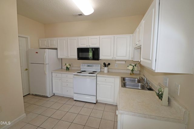 2521 Friedland Place 300, Raleigh, NC 27617
