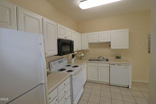 2521 Friedland Place 300, Raleigh, NC 27617