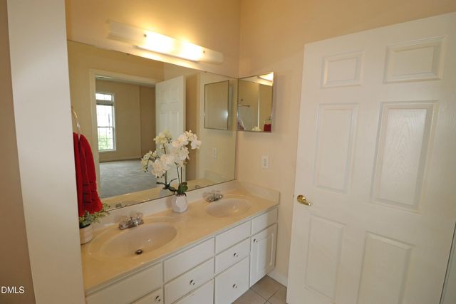 2521 Friedland Place 300, Raleigh, NC 27617