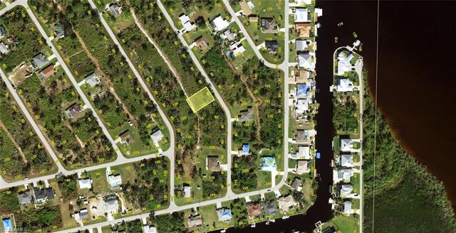 4201 Reynolds LN, Port Charlotte, FL 33981