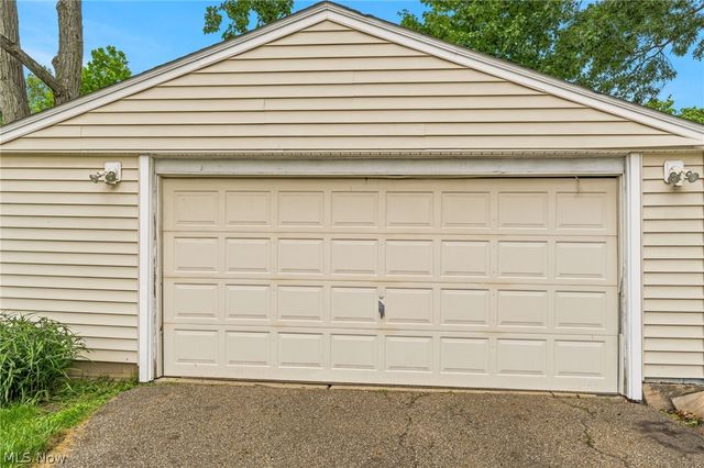 1695 Wiltshire Road, Akron, OH 44313