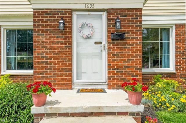 1695 Wiltshire Road, Akron, OH 44313