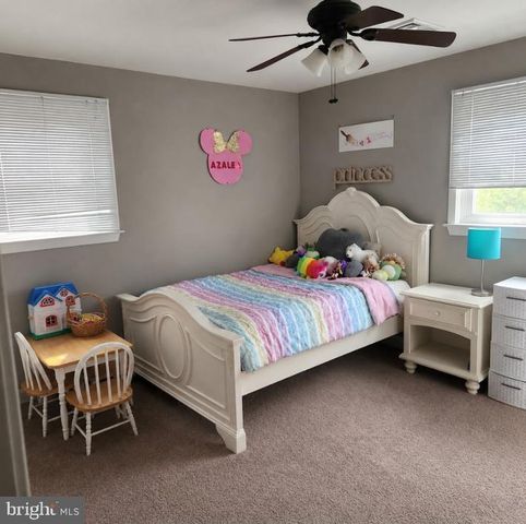 355 STONEHAVEN DR, Red Hill, PA 18076