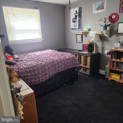 355 STONEHAVEN DR, Red Hill, PA 18076