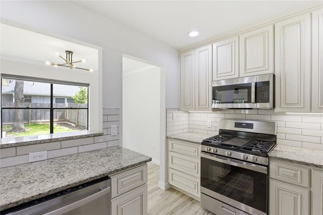 2326 Dowd LN, Austin, TX 78728