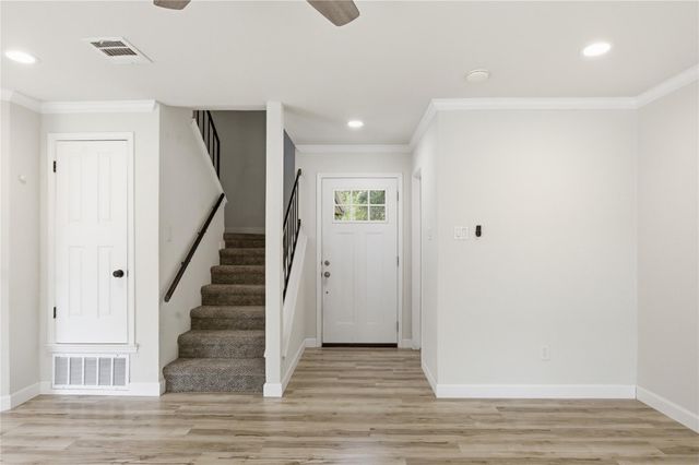 2326 Dowd LN, Austin, TX 78728