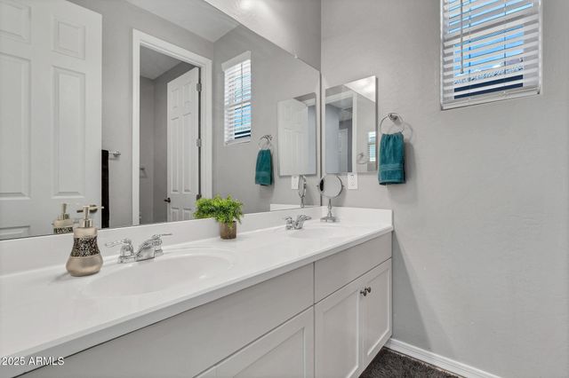 4145 E BETHENA Street, Gilbert, AZ 85295