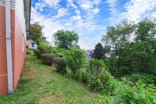 1936 W Beckert Ave, Reserve, PA 15212