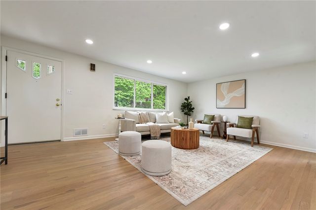 1936 W Beckert Ave, Reserve, PA 15212