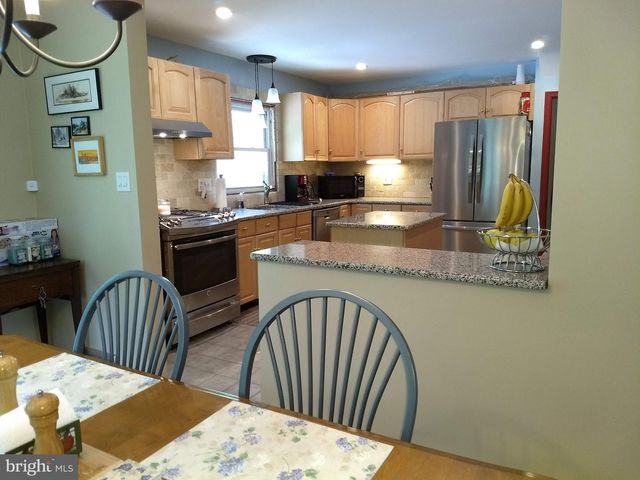 751 RED OAK TER, Wayne, PA 19087