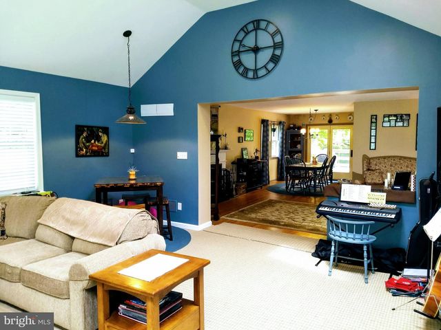 751 RED OAK TER, Wayne, PA 19087