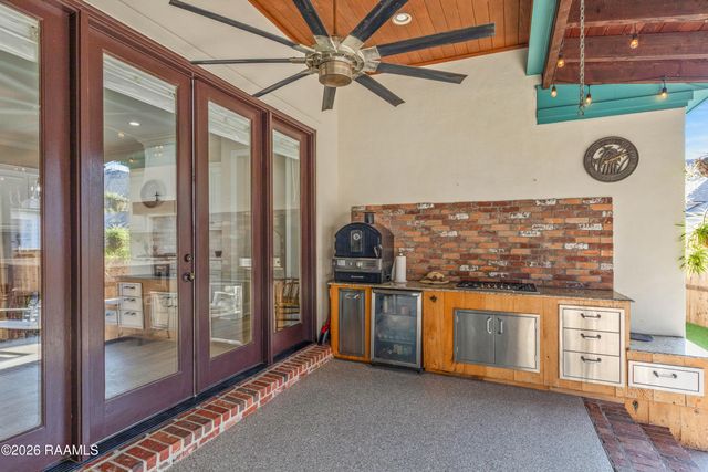 405 Harbor Road, Youngsville, LA 70592