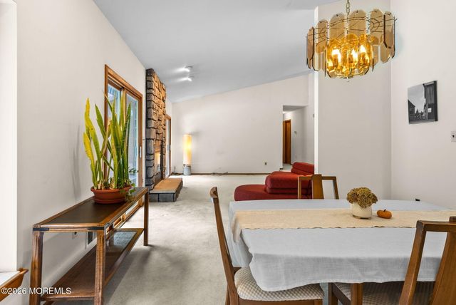 39 Brandywine Way, Middletown, NJ 07748