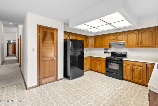 39 Brandywine Way, Middletown, NJ 07748
