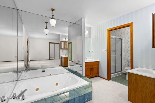 39 Brandywine Way, Middletown, NJ 07748