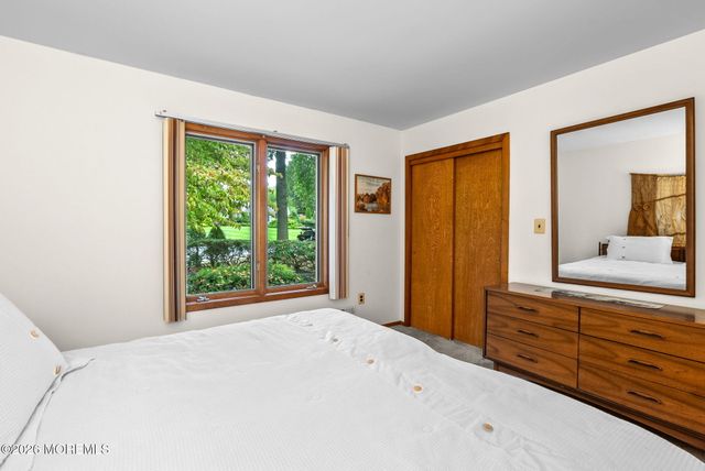 39 Brandywine Way, Middletown, NJ 07748