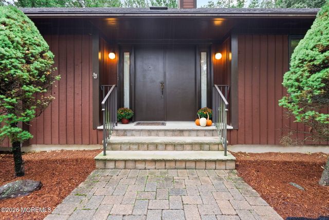 39 Brandywine Way, Middletown, NJ 07748