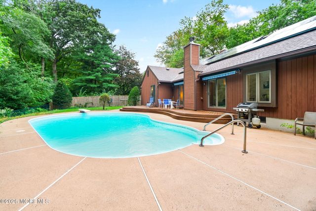 39 Brandywine Way, Middletown, NJ 07748