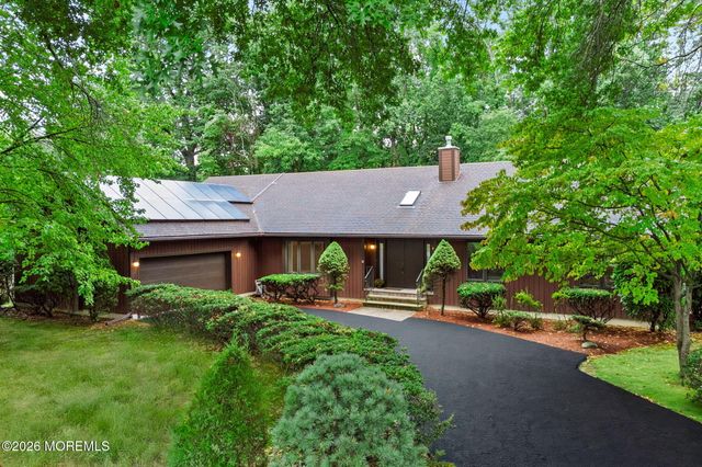 39 Brandywine Way, Middletown, NJ 07748
