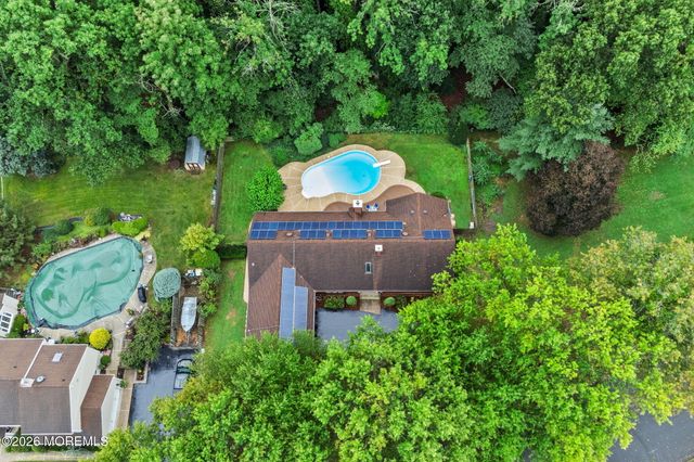 39 Brandywine Way, Middletown, NJ 07748