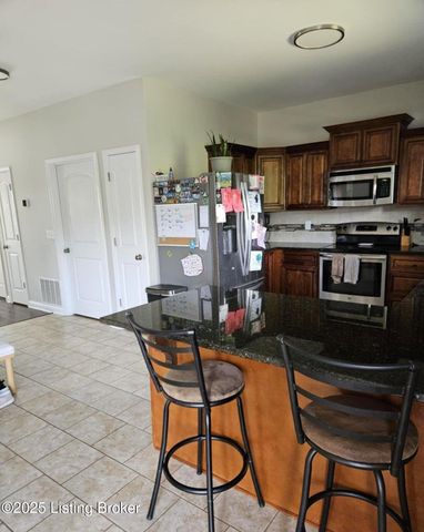 226 Sangria Dr, Vine Grove, KY 40175