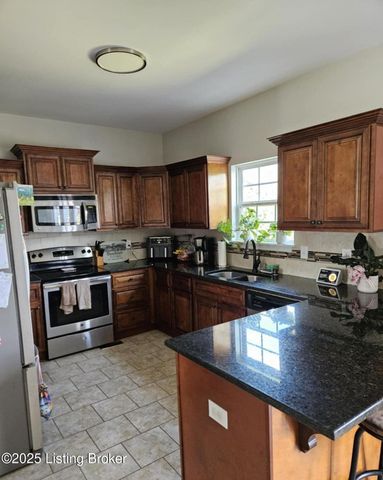 226 Sangria Dr, Vine Grove, KY 40175