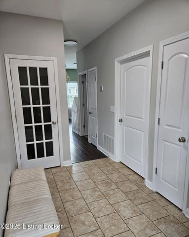 226 Sangria Dr, Vine Grove, KY 40175