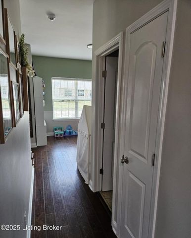 226 Sangria Dr, Vine Grove, KY 40175