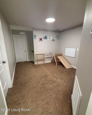 226 Sangria Dr, Vine Grove, KY 40175