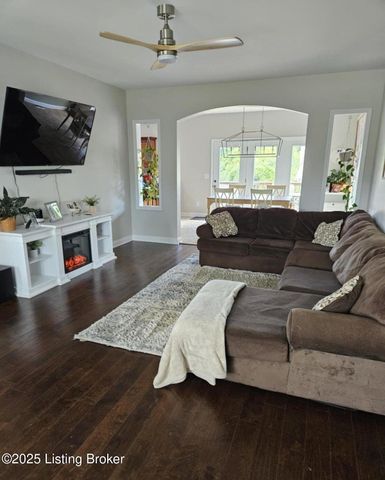 226 Sangria Dr, Vine Grove, KY 40175