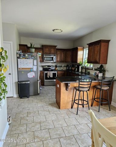 226 Sangria Dr, Vine Grove, KY 40175