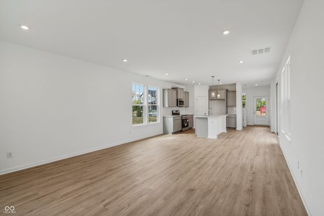 7401 Peristyle Lane, Mccordsville, IN 46055