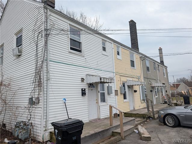 37 Lardner Court 31, Tonawanda, NY 14150