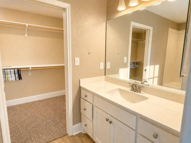 422 Pine Harbor Drive, Onalaska, TX 77360