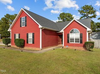 102 Washington, Raeford, NC 28376