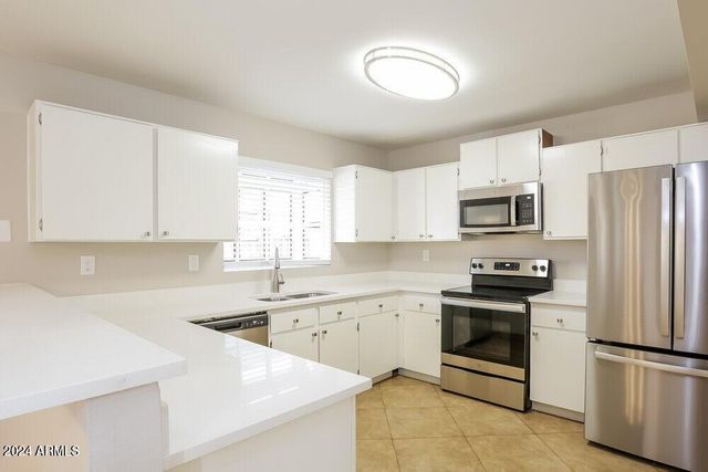 7030 S 42nd Street, Phoenix, AZ 85042