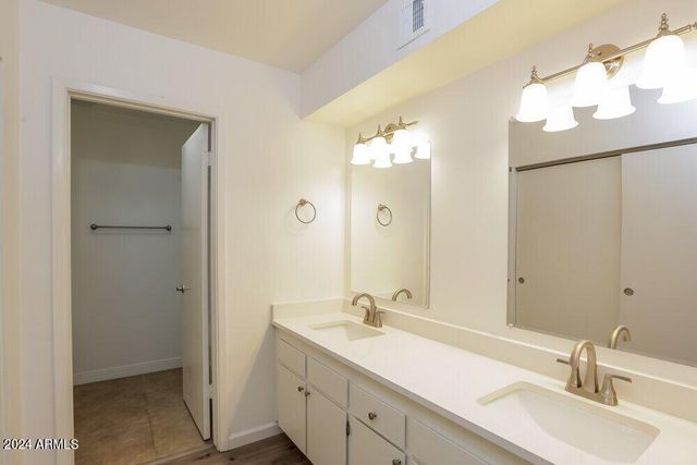 7030 S 42nd Street, Phoenix, AZ 85042