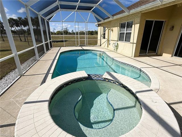 1280 12th AVE NE, Naples, FL 34120