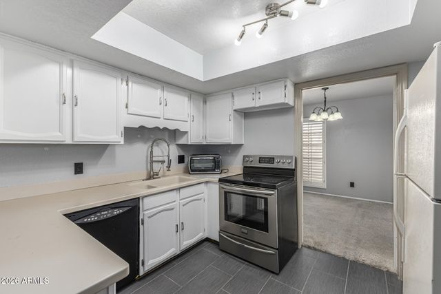 8231 N 21ST Drive E208, Phoenix, AZ 85021