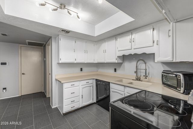 8231 N 21ST Drive E208, Phoenix, AZ 85021