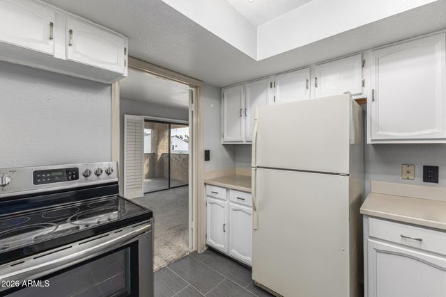 8231 N 21ST Drive E208, Phoenix, AZ 85021