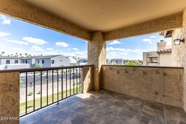 8231 N 21ST Drive E208, Phoenix, AZ 85021
