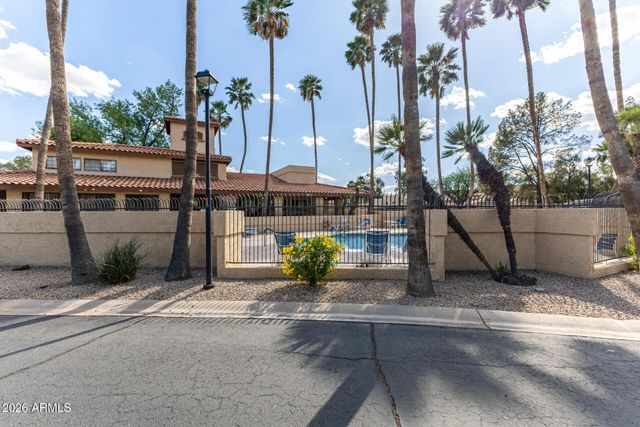 8231 N 21ST Drive E208, Phoenix, AZ 85021