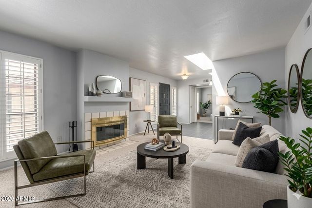 8231 N 21ST Drive E208, Phoenix, AZ 85021