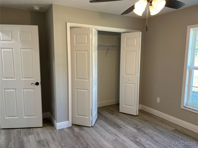 2290 W Menores Drive, Citrus Springs, FL 34434