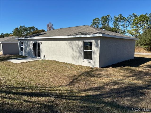 2290 W Menores Drive, Citrus Springs, FL 34434
