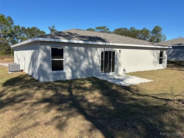 2290 W Menores Drive, Citrus Springs, FL 34434