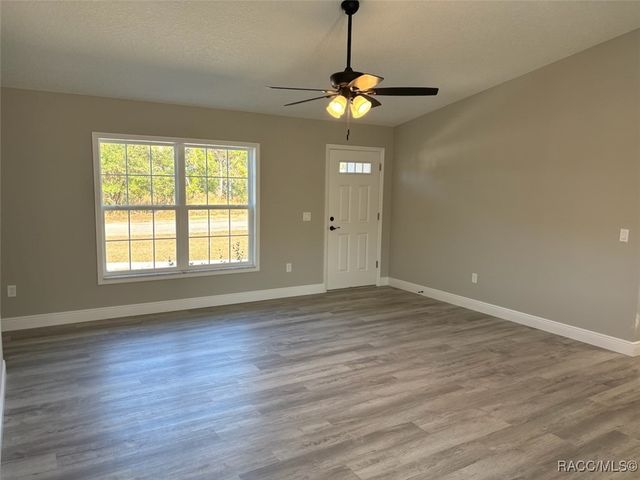 2290 W Menores Drive, Citrus Springs, FL 34434