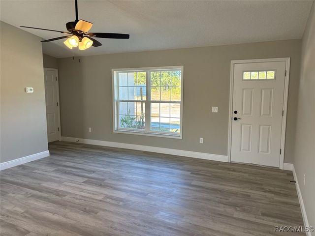 2290 W Menores Drive, Citrus Springs, FL 34434