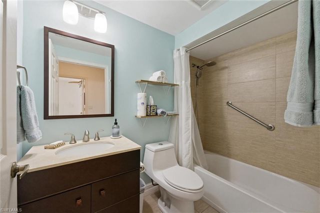 2506 Orchid Bay DR Z102, Naples, FL 34109